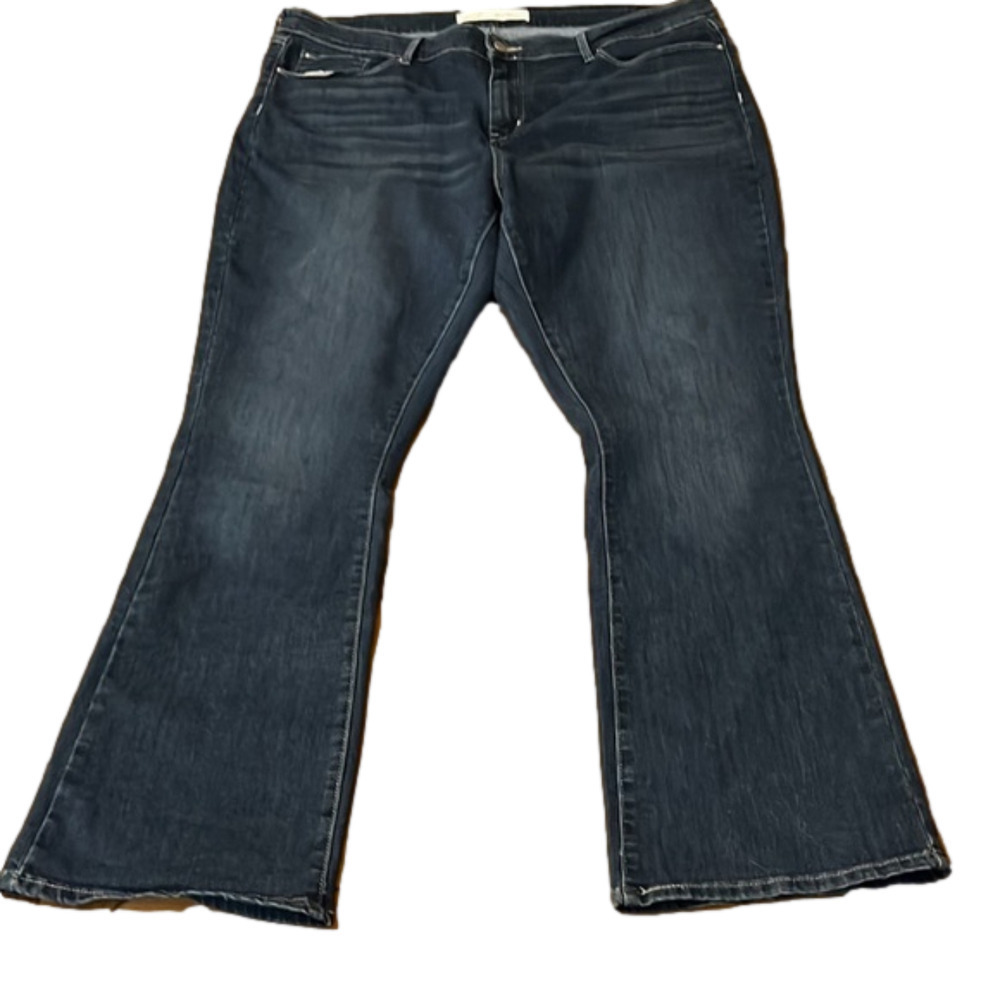 LEVI’S Signature boot cut jeans, size 35/32, in good condition